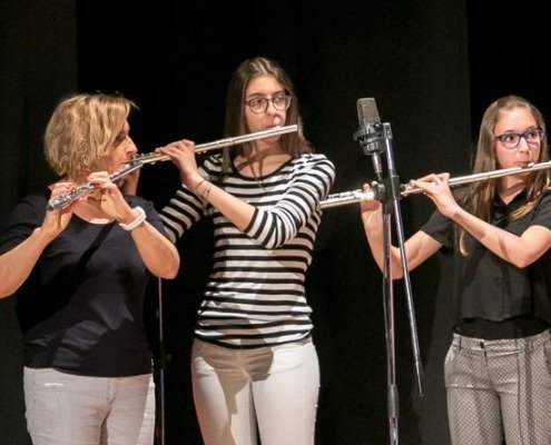0158 - Le flautiste dell'Associazione accompagnano il coro