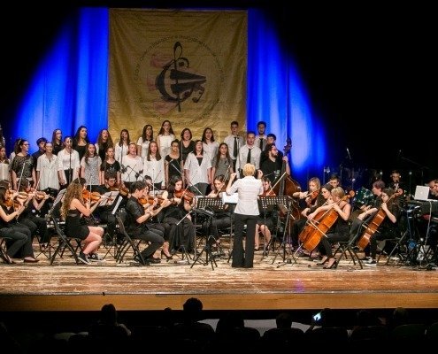 0901 - L'Orchestra Interscolastica e i Cori Giovanili diretti dal M° Patrizia Dri